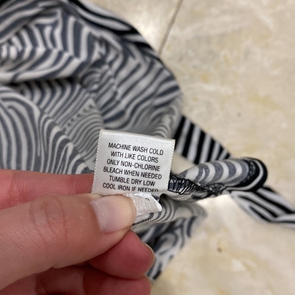 Merona Zebra Strip Button Down Knee length Dress w/ tie at waist - S - Picture 7 of 9
